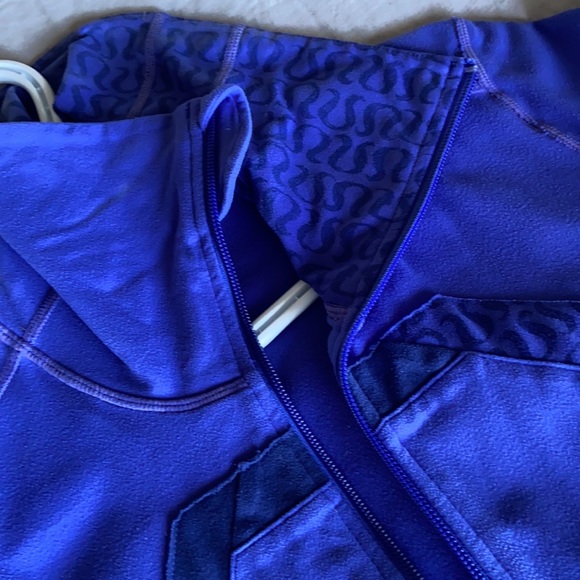 Lululemon zip-up - Picture 3 of 10